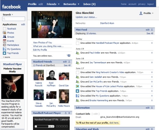 2007 - Sem grandes mudanças no visual, foi nessa época que o Facebook passou a ter mais interação entre os usuários.