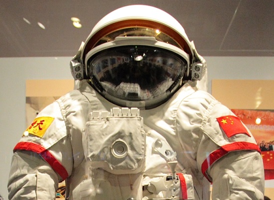 O Feitian é outro traje espacial made in China. Ele foi usado na primeira caminhada espacial de um astronauta chinês, em 2008. O Feitian é outro traje espacial made in China. Ele foi usado na primeira caminhada espacial de um astronauta chinês, em 2008.