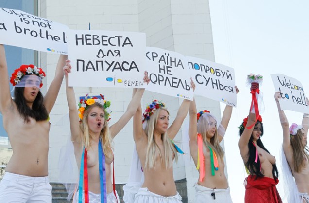 Hoje o Femen tem aproximadamente 340 integrantes, das quais 40 participam das manifestações nudistas.