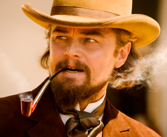 A busca de Django e Schultz acaba levando-os até Calvin Candie (o indicado ao Oscar, Leonardo DiCaprio), o proprietário de Candyland, uma fazenda abominável.