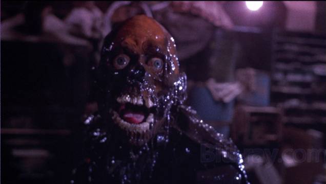 <em>A Volta dos Mortos-Vivos (Return of the Living Dead)</em> <em>A Volta dos Mortos-Vivos (Return of the Living Dead)</em>