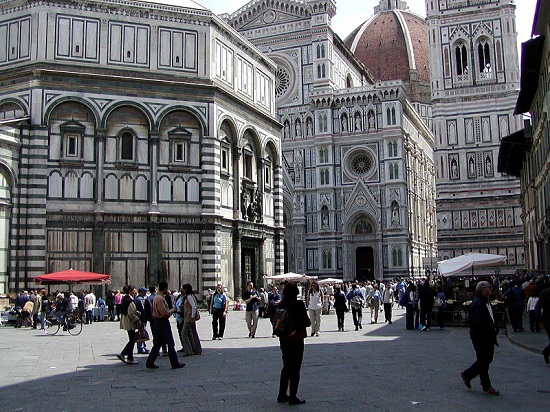 A segunda representante italiana na lista é Florença, maior cidade da Toscana. Berço do Renascimento na Itália, até hoje Florença é rica em museus, palácios e obras de arte.