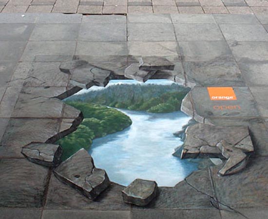 Uma cratera mostrando uma floresta tropical, pintada em uma rua da Holanda. Será uma passagem secreta para a Amazônia? Uma cratera mostrando uma floresta tropical, pintada em uma rua da Holanda. Será uma passagem secreta para a Amazônia?
