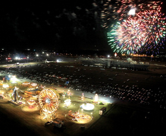 FOGOS DE ARTIFÍCIO - Foram inventados na China há cerca de mil anos, logo após a invenção da pólvora.