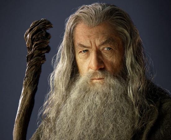 Gandalf, o Cinzento, interpretado por Ian McKellen. Gandalf, o Cinzento, interpretado por Ian McKellen.