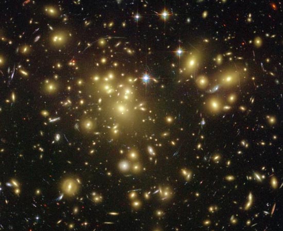 Galáxia Abell 1689. Galáxia Abell 1689.