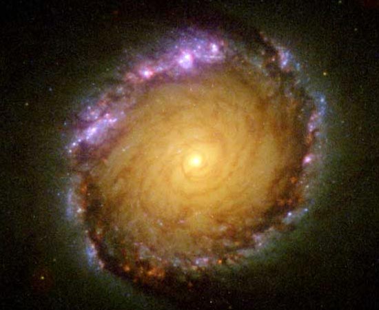 Galáxia Espiral Barrada NGC 1512.