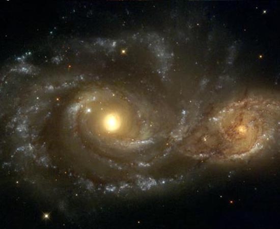 Encontro de galáxias espirais. Encontro de galáxias espirais.