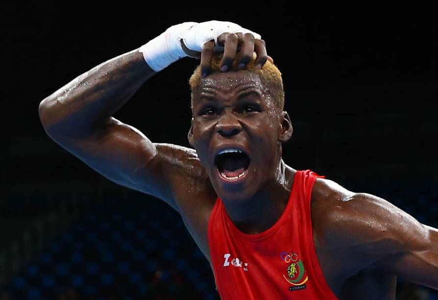 A disputa do boxe ainda está no começo. Mas Dieudonne Seyi Ntsengue, de Camarões, não conteve a emoção ao vencer o colombiano Jorge Luis Vivas, na terça (9), ainda na fase preliminar - para fechar a comemoração ainda deu um mortal que levantou a torcida no Rio.