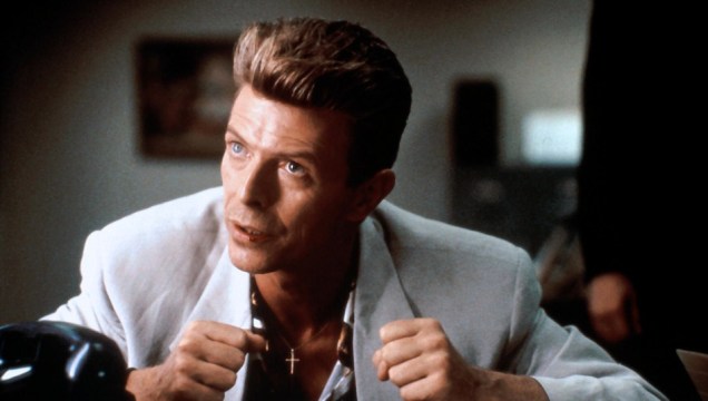<em>Twin Peaks - Os Últimos Dias de Laura Palmer </em>(1992) - Nessa prequel de Twin Peaks, a série que redefiniu as fronteiras do entretenimento televisivo, ele é um agente do FBI sequestrado por demônios. Notório como a aparêncoa surrealista de Bowie combina com o mundo insólito de David Lynch.  