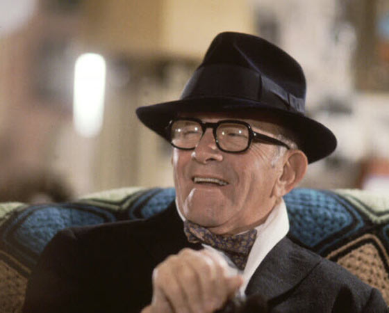 MELHOR ATOR COADJUVANTE - Aos 80 anos, o humorista George Burns foi indicado pela sua atuação na comédia Uma dupla desajustada (1975). Levou a estatueta para a casa.