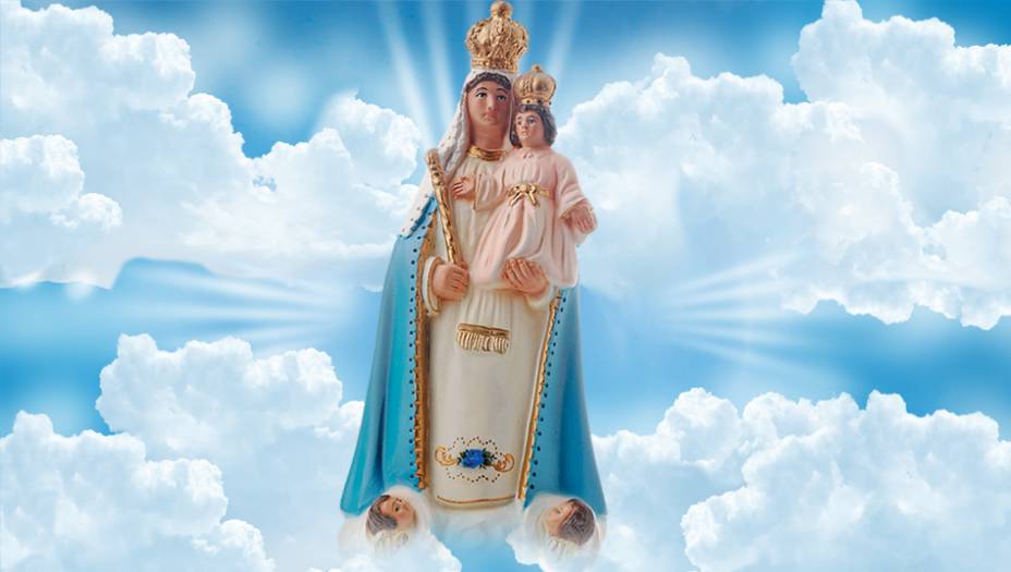 Nossa Senhora da Glória: É uma referência ao dogma da Assunção, segundo o qual Nossa Senhora subiu ao céu de corpo e alma, onde foi recebida com todas as honras. Coroa e cetro indicam que ela é uma rainha gloriosa.