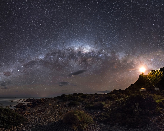 O vencedor da categoria Terra e Espaço foi o australiano Mark Gee, que também foi eleito o Fotógrafo de Astronomia do Ano.