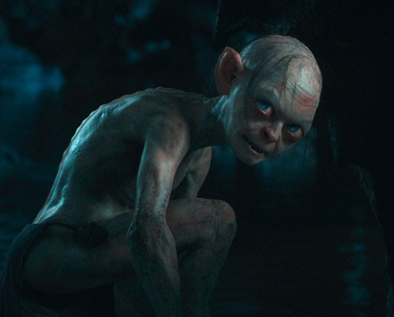 É lá, nas profundezas da montanha, que vive Gollum, uma criatura misteriosa que vai dar trabalho a Bilbo.
