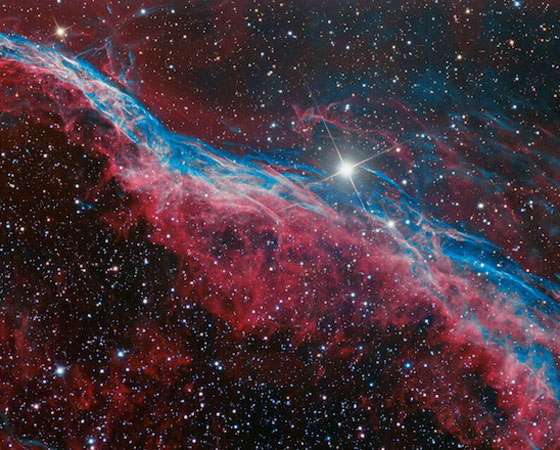 Esta é uma das fotos de Robert Franke, que recebeu menção honrosa na categoria Espaço Sideral. Na imagem você vê a Vassoura da Bruxa, uma formação que também se originou de uma explosão estelar.