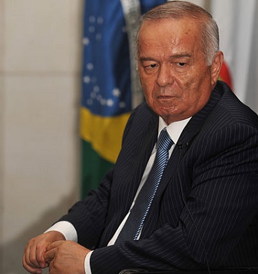 Islam Karimov é o presidente do Uzbequistão desde o começo da década de 90. Quando foi reeleito, dez anos depois, os Estados Unidos afirmaram que a eleição de Islam Karimov não tinha sido livre e nem justa. Karimov também foi várias vezes criticado pela comunidade internacional por atos contra a liberdade de imprensa e os direitos humanos. Islam Karimov é o presidente do Uzbequistão desde o começo da década de 90. Quando foi reeleito, dez anos depois, os Estados Unidos afirmaram que a eleição de Islam Karimov não tinha sido livre e nem justa. Karimov também foi várias vezes criticado pela comunidade internacional por atos contra a liberdade de imprensa e os direitos humanos.