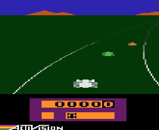ENDURO (1983) - É considerado um dos maiores clássicos do Atari. O objetivo é pilotar um carro por diversos ambientes, sem bater ou sair da pista.