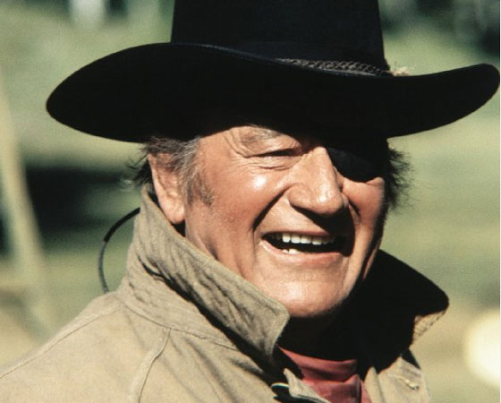 MELHOR ATOR - John Wayne é o segundo homem mais velho que levou o Oscar. E ele nem era tão velho assim. Tinha 62 anos quando a Academia anunciou os indicado de 1969. John Wayne interpretou o personagem Rooster Cogburn no western Bravura indômita.