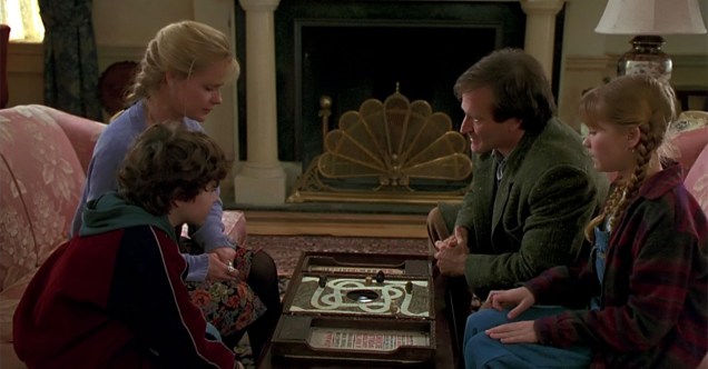 Kirsten Dunst era outra presença frequente nos filmes da nossa infância. <em>Jumanji </em>(1995), que também tinha Robin Williams no elenco, era a aventura perfeita para as crianças que preferiam os jogos de tabuleiro às brincadeiras de rua.