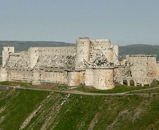 O Krak dos Cavaleiros, localiza-se na cidade de Homs, na Síria. Foi erguido nos séculos 17 e 18 pelos Cruzados, para servir de fortaleza aos ‘Reinos Latinos do Oriente’. Foi classificado como Patrimônio Mundial da Unesco desde 2006. É aberto à visitação.