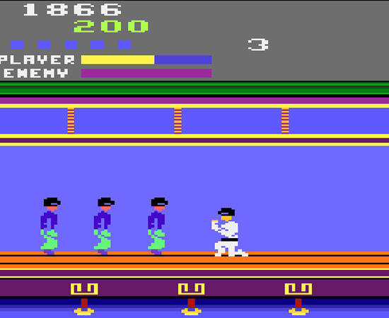 KUNG FU MASTER (1987) - É um jogo de briga de rua. O objetivo é resgatar a namorada do personagem principal. Ela está no alto da torre, e para chegar até lá é preciso lutar com vários guardas e enfrentar alguns chefões.