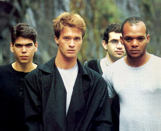 A onda era cantar a saga de Eduardo e Mônica verso a verso. Sim, a música daquele comercial de Dia dos Namorados. Na verdade é um clássico da Legião Urbana. A onda era cantar a saga de Eduardo e Mônica verso a verso. Sim, a música daquele comercial de Dia dos Namorados. Na verdade é um clássico da Legião Urbana.