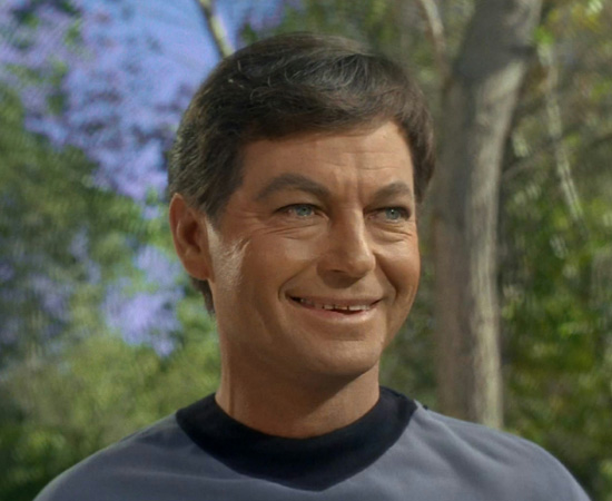 Leonard Magro McCoy (Star Trek) - O médico da Enterprise gosta da solidão. Em um episódio em que fica doente, ele precisa ser removido para um asteroide. Lá decide se casar com uma sacerdotisa. No entanto, quando a cura é encontrada, Magro deixa a esposa e volta imediatamente à missão na nave espacial.
