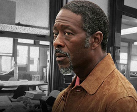 Lester Freamon é um personagem da série de TV A Escuta. Ele trabalha como detetive no Departamento de Polícia de Baltimore. Lester Freamon é um personagem da série de TV A Escuta. Ele trabalha como detetive no Departamento de Polícia de Baltimore.
