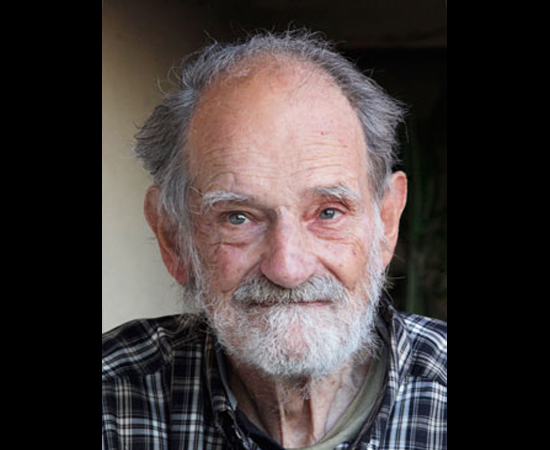 LLOYD S. SHAPLEY - Matemático e economista americano, professor emérito da Universidade da Califórnia. Foi agraciado com o Nobel de Economia de 2012 por seus estudos sobre combinações e parcerias. LLOYD S. SHAPLEY - Matemático e economista americano, professor emérito da Universidade da Califórnia. Foi agraciado com o Nobel de Economia de 2012 por seus estudos sobre combinações e parcerias.