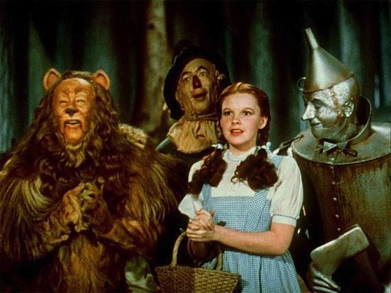 4. Toto, tenho a sensação de que não estamos mais no Kansas 4. Toto, tenho a sensação de que não estamos mais no Kansas