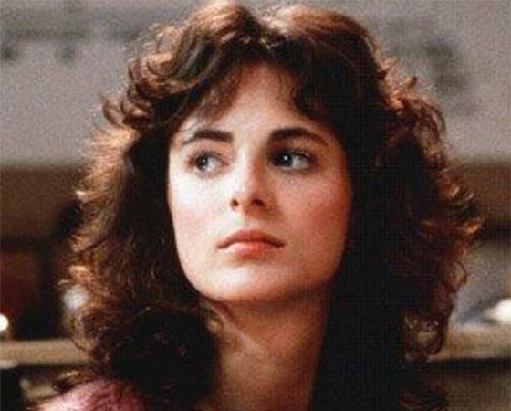 MELHOR ATRIZ - Mas a mais jovem a, de fato, levar para a casa o prêmio, foi Marlee Matlin. Ela tinha 21 anos quando a Academia reconheceu seu trabalho em Filhos do silêncio (1986). No filme, Matlin interpreta uma jovem surda. Detalhe: a atriz é surda de verdade. MELHOR ATRIZ - Mas a mais jovem a, de fato, levar para a casa o prêmio, foi Marlee Matlin. Ela tinha 21 anos quando a Academia reconheceu seu trabalho em Filhos do silêncio (1986). No filme, Matlin interpreta uma jovem surda. Detalhe: a atriz é surda de verdade.