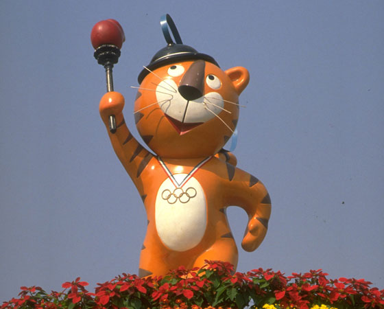 ´Hodori´ - Jogos Olímpicos de Seul (1988): Para esta edição dos Jogos foram criados dois mascotes, Hodori e Hosuni. Apesar disso, o tigre Hodori (na foto) se tornou muito mais popular. O animal aparece em diversas lendas coreanas, o que talvez explique tamanho sucesso.