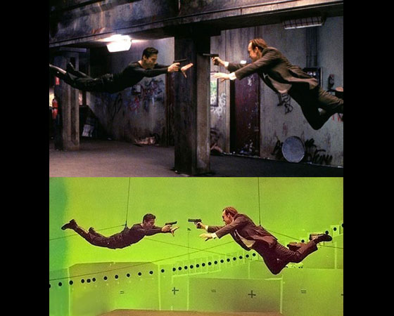 Matrix (1999) - Na época de seu lançamento, o filme foi uma verdadeira revolução nos efeitos especiais. Essa foto mostra um dos mais conhecidos: o bullet time. Os pontos pretos na tela verde são diversas câmeras, que, ao filmar ao mesmo tempo, permitem criar aquele efeito de congelar o tempo. Matrix (1999) - Na época de seu lançamento, o filme foi uma verdadeira revolução nos efeitos especiais. Essa foto mostra um dos mais conhecidos: o bullet time. Os pontos pretos na tela verde são diversas câmeras, que, ao filmar ao mesmo tempo, permitem criar aquele efeito de congelar o tempo.