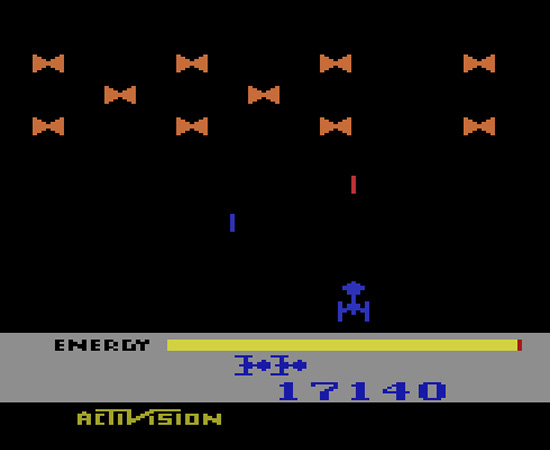 MEGAMANIA (1986) - É um dos jogos de tiro mais famosos de Atari. Nele, o jogador precisa destruir as naves invasoras que estão atacando.