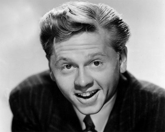 MELHOR ATOR - O segundo lugar da lista de mais jovens indicados é de Mickey Rooney. O ator tinha 19 anos e concorria pelo filme Sangue de artista. O terceiro lugar também é de Rooney.