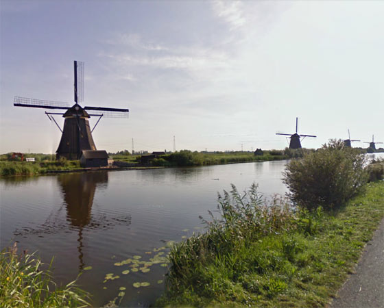 Moinhos de vento em Kinderdijk, Holanda. Patrimônio Mundial da Unesco. Clique em Leia Mais para visitar o local pelo Google Street View.