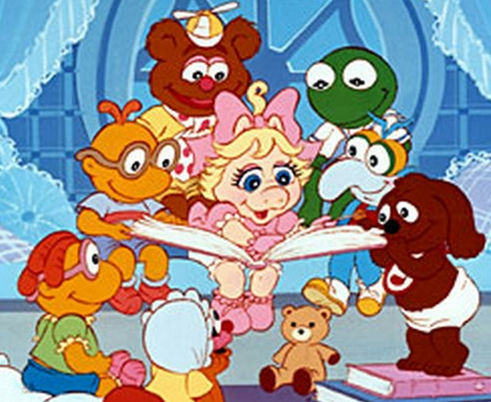 Muppet Babies (1984) é um desenho animado que mostra vários personagens convivendo em um berçário. Muppet Babies (1984) é um desenho animado que mostra vários personagens convivendo em um berçário.
