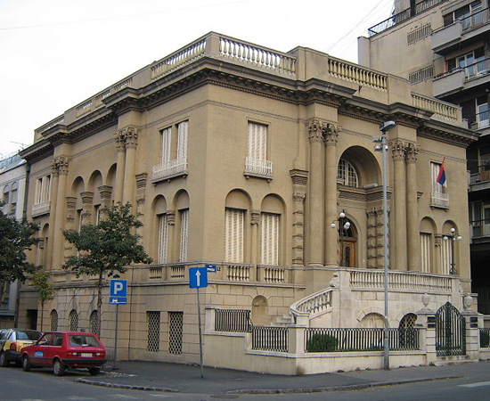MORTE - Nikola Tesla morreu em um hotel de Nova Iorque aos 86 anos de idade, no dia 7 de janeiro de 1943. Ele estava endividado e teve materiais confiscados pelo FBI. Atualmente, seus pertences e legados estão expostos no Museu Nikola Tesla, em Belgrado (Sérvia). MORTE - Nikola Tesla morreu em um hotel de Nova Iorque aos 86 anos de idade, no dia 7 de janeiro de 1943. Ele estava endividado e teve materiais confiscados pelo FBI. Atualmente, seus pertences e legados estão expostos no Museu Nikola Tesla, em Belgrado (Sérvia).