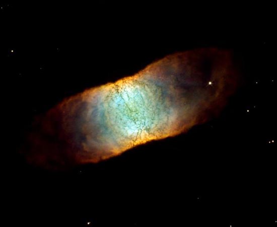 Nebulosa Retina, localizada na constelação de Lupus.
