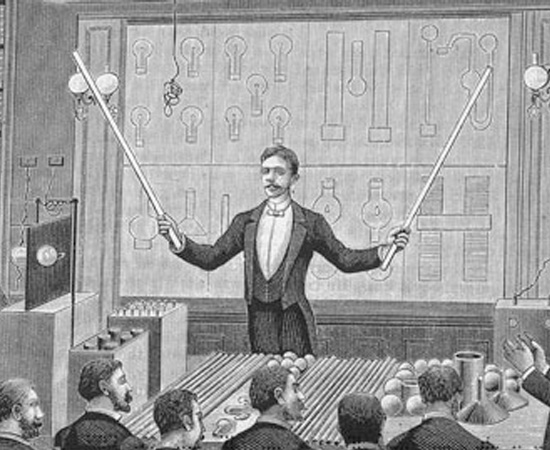 INVENÇÕES - Além da corrente alternada e da Bobina de Tesla, algumas das contribuições de Nikola Tesla foram o rádio e a lâmpada fluorescente. O cientista também realizou grandes avanços nas pesquisas relacionadas ao Raio-X e ao Radar.