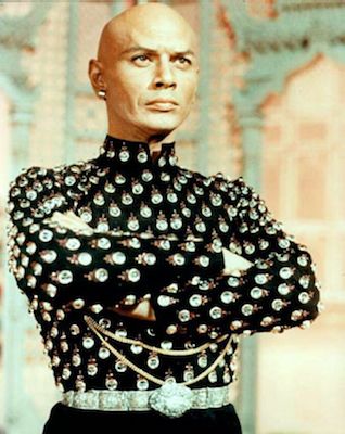 Yul Brynner em <i>O Rei e Eu</i> (1956) Yul Brynner em <i>O Rei e Eu</i> (1956)