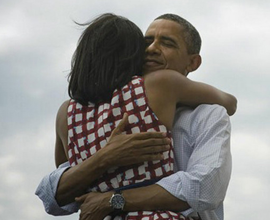 No dia 7 de novembro, Barack Obama venceu Mitt Romney e foi reeleito presidente dos Estados Unidos. Para comemorar, ele publicou uma foto em que abraçava a esposa Michelle. A imagem ganhou apoio popular e tornou-se a foto mais curtida da história do Facebook.
