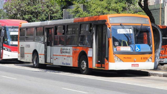 Bancar os custos mensais de circulação de 1.406 ônibus.