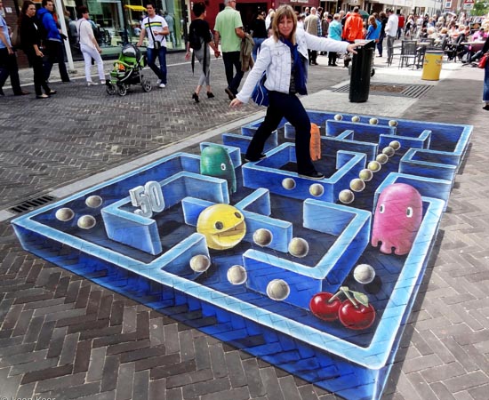 O artista holandês Leon Keer fez uma homenagem ao jogo Pac-Man em uma de Venlo. O artista holandês Leon Keer fez uma homenagem ao jogo Pac-Man em uma de Venlo.