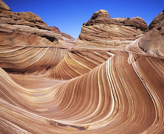 O Canyon Paria é um desfiladeiro de 455 km², localizado no nordeste do Arizona (EUA). Uma de suas formações mais curiosas é ‘A Onda’, uma rocha com desenhos ondulados.