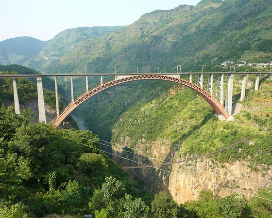 11. Beipanjiang River Railway Bridge. Inaugurada em 2001, esta ponte tem 275 metros de altura e fica em Guizhou, na China. É a ponte ferroviária mais alta do mundo.