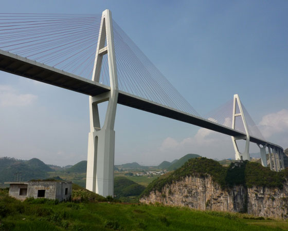 20. Malinghe River Bridge. Uma das muitas pontes localizadas na província de Guizhou, na China, esta ponte tem 241 metros de altura. Foi inaugurada em 2011.