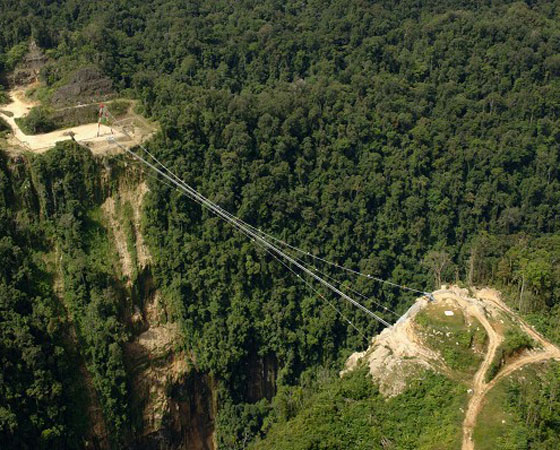 3. Hegigio Gorge Pipeline Bridge. Considerada a maior ponte do mundo entre 2005 e 2009, tem 393 metros de altura. A ponte, que fica na Papua Nova Guiné, tem uma função curiosa: ela é usada somente no transporte de petróleo.