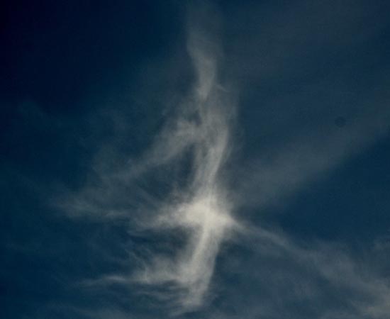 Esta nuvem que parece o número 4 foi fotografada em Caserta, na Itália.