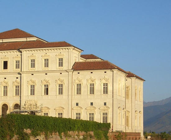 A Reggia di Venaria Reale é um palácio construído em 1679, em Piemonte, Itália. É uma das principais residências da Casa de Sabóia, com dimensões comparáveis ao Palácio de Versalhes (França). Durante o domínio de Napoleão, os jardins do palácio foram destruídos para dar lugar a uma praça de armas.